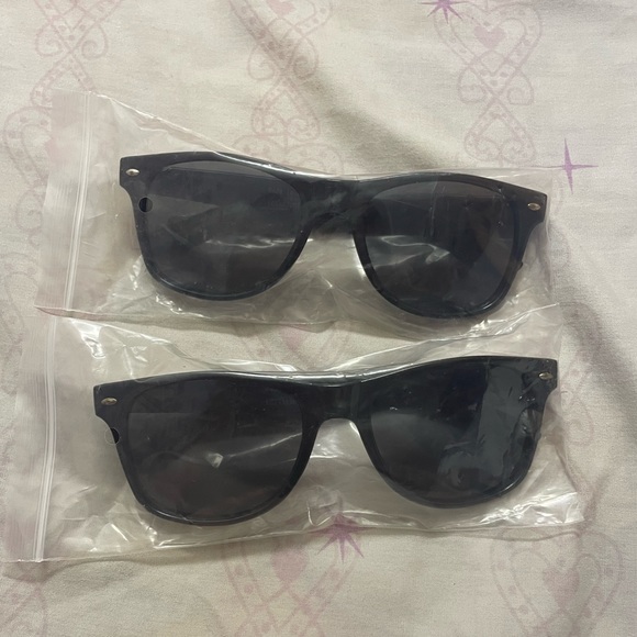 Sunglasses - Picture 4 of 8